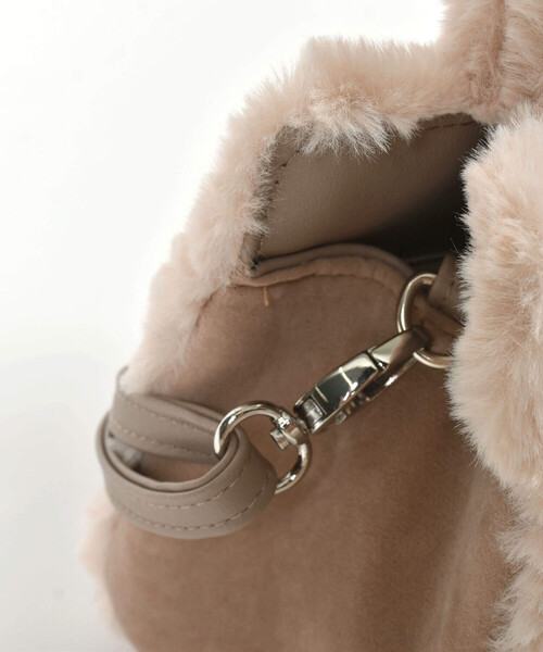 BeBe（ベベ）の「スウェード×ボアバッグ（トートバッグ・キッズ・ブルー/ベージュ・FREE）」の19枚目の写真