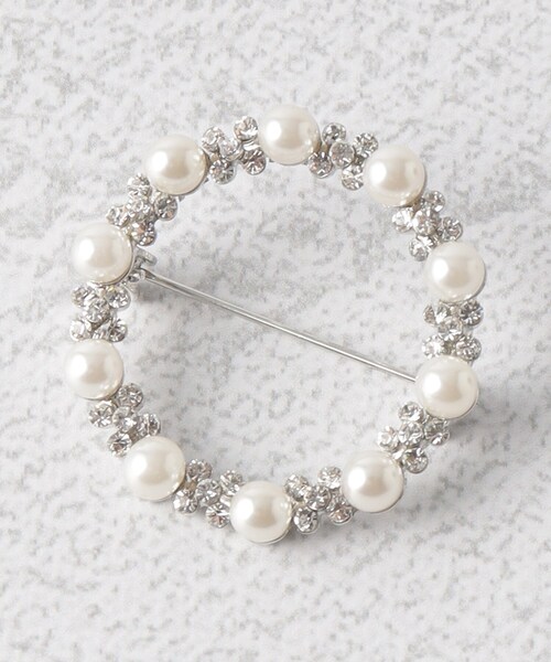 OPAQUE.CLIP（オペークドットクリップ）の「◆フェイクパールビジューサークルブローチ/セレモニー対応（ブローチ/コサージュ・レディース・シルバー/ゴールド・00）」の3枚目の写真