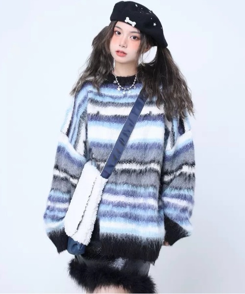 Sibra(シブラ)の「ブラッシュニットビッグプルオーバー(ニット/セーター・レディース・ブルー/ピンク・M)」の9枚目の写真