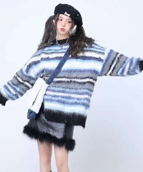 Sibra(シブラ)の「ブラッシュニットビッグプルオーバー(ニット/セーター・レディース・ブルー/ピンク・M)」の10枚目の写真
