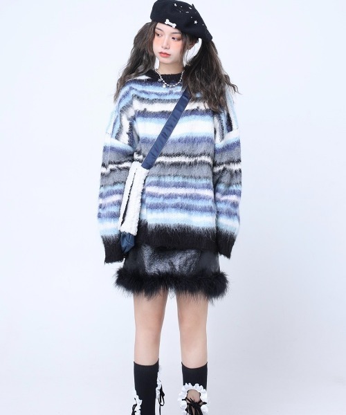 Sibra(シブラ)の「ブラッシュニットビッグプルオーバー(ニット/セーター・レディース・ブルー/ピンク・M)」の11枚目の写真