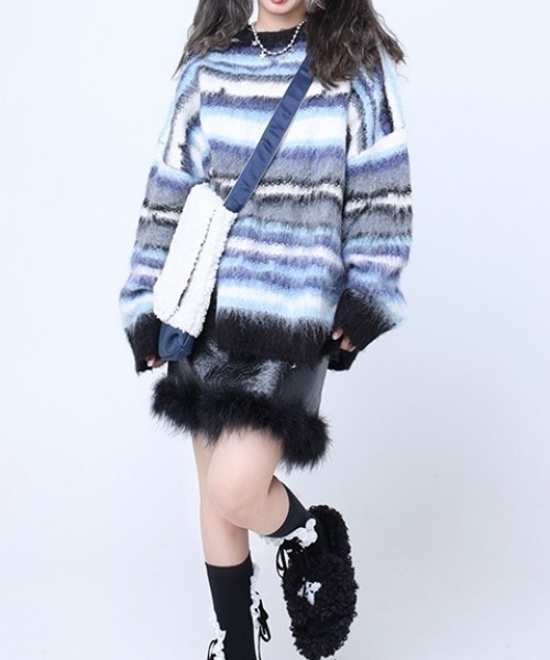 Sibra(シブラ)の「ブラッシュニットビッグプルオーバー(ニット/セーター・レディース・ブルー/ピンク・M)」の12枚目の写真