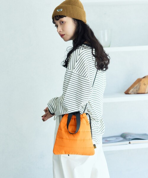 SUBLIME（サブライム）の「SUBLIME × FREAK'S STORE/サブライム × フリークスストア 別注 中綿 DRAWSTING BAG / ドローストリング ナイロン ショルダーバッグ（ショルダーバッグ・レディース・グレー/ブルー/ブラック/ベージュ・ONE SIZE）」の4枚目の写真