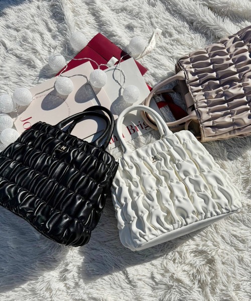 one after another NICE CLAUP（ワンアフターアナザーナイスクラップ）の「エンブレム付きシャーリングミニトートバッグ（ハンドバッグ・レディース・ブラック/アイボリー/ベージュ・FREE）」の20枚目の写真