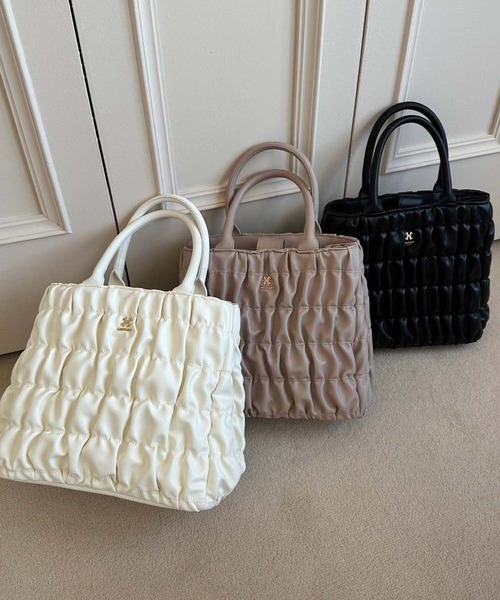 one after another NICE CLAUP（ワンアフターアナザーナイスクラップ）の「エンブレム付きシャーリングミニトートバッグ（ハンドバッグ・レディース・ブラック/アイボリー/ベージュ・FREE）」の18枚目の写真