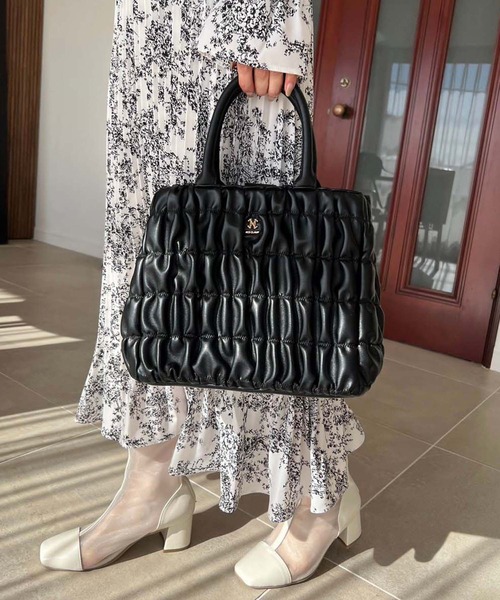 one after another NICE CLAUP（ワンアフターアナザーナイスクラップ）の「エンブレム付きシャーリングミニトートバッグ（ハンドバッグ・レディース・ブラック/アイボリー/ベージュ・FREE）」の11枚目の写真