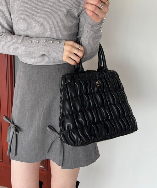 one after another NICE CLAUP（ワンアフターアナザーナイスクラップ）の「エンブレム付きシャーリングミニトートバッグ（ハンドバッグ・レディース・ブラック/アイボリー/ベージュ・FREE）」の10枚目の写真