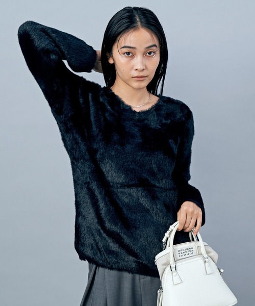 LIENCOEUR（リアンクール）の「シャギーVネックニット（ニット/セーター・レディース・ブラック/オレンジ/ブルー/ホワイト・FREE）」の3枚目の写真