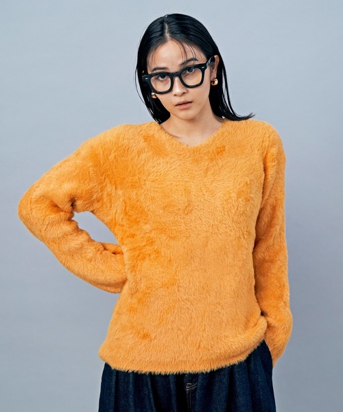 LIENCOEUR（リアンクール）の「シャギーVネックニット（ニット/セーター・レディース・ブラック/オレンジ/ブルー/ホワイト・FREE）」の5枚目の写真