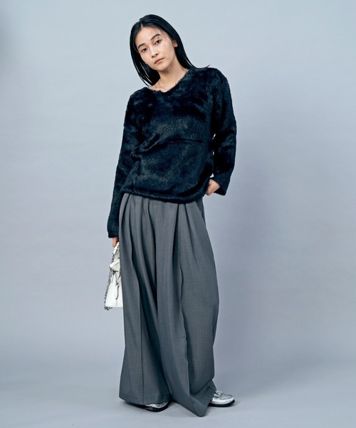 LIENCOEUR（リアンクール）の「シャギーVネックニット（ニット/セーター・レディース・ブラック/オレンジ/ブルー/ホワイト・FREE）」の21枚目の写真