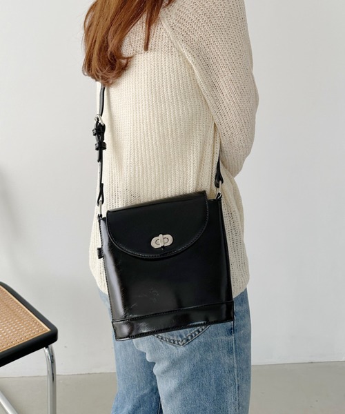 un+frame（アンフレーム）の「vintage leather shoulder bag／バケツ型ヴィンテージPUショルダーバッグ（ショルダーバッグ・レディース・ダークブラウン/ホワイト/ブラウン/ブラック・FREE）」の15枚目の写真