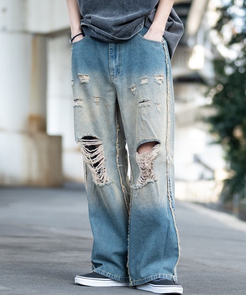 JOHN'S CLOSET(ジョンズクローゼット)の「【13】サイドフリンジ グラデーション/ダメージ加工 ワイドバギー デニム(デニムパンツ・メンズ・スミクロ/ブラウン/レッド/ネイビー/ブラック/サックスブルー系1/ブラック系1・MEDIUM/LARGE)」の6枚目の写真