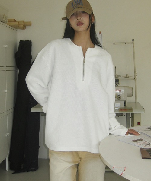 Ressaca(レサーカ)の「オーバーサイズ ハーフジップワッフルロンT カットソー(Tシャツ/カットソー・メンズ・ホワイト/ブラック/グレー・S/M/L/XL)」の4枚目の写真