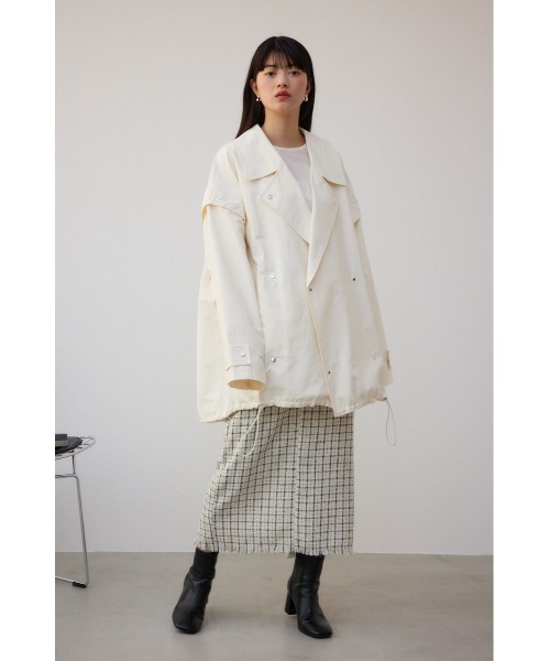 AZUL by moussy（アズールバイマウジー）の「2WAYミリタリーミドルコート（ミリタリージャケット・レディース・ブラック/アイボリー・FREE）」の4枚目の写真