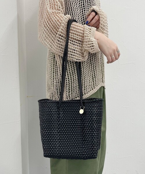 Letra（レトラ）の「【Letra/レトラ】メルカドボックスロングハンドルバッグ（かごバッグ・レディース・オフホワイト/ブラック系その他/ブラック・FREE）」の8枚目の写真