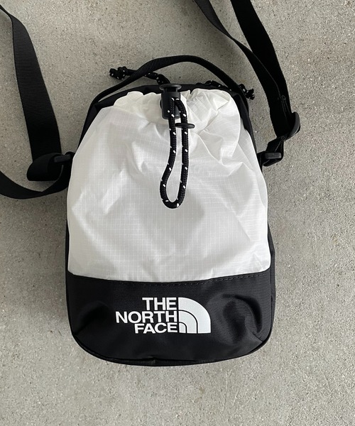 THE NORTH FACE（ザノースフェイス）の「【THE NORTH FACE】BREEZE CROSS BAG（ショルダーバッグ・レディース・ブラック/ベージュ/サックスブルー/ブラック×ホワイト/ベージュ系その他・FREE）」の15枚目の写真