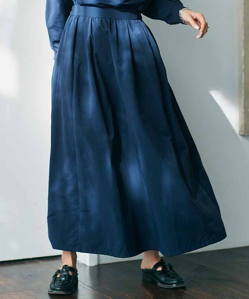 IEDIT(イディット)の「IEDIT 撥水(はっすい)&UVカットがうれしい 2ーWAYシルエットスカート(スカート・レディース・ネイビー/ベージュ・MEDIUM/LARGE/X-LARGE/XX-LARGE/NM/XXX-LARGE)」の2枚目の写真