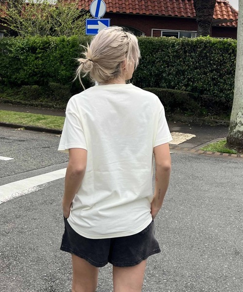 ROXY（ロキシー）の「CARIBBEAN SEA/ロキシーフォトプリント半袖Tシャツ（Tシャツ/カットソー・レディース・ブラック/ホワイト/グリーン・LARGE/MEDIUM/SMALL）」の5枚目の写真