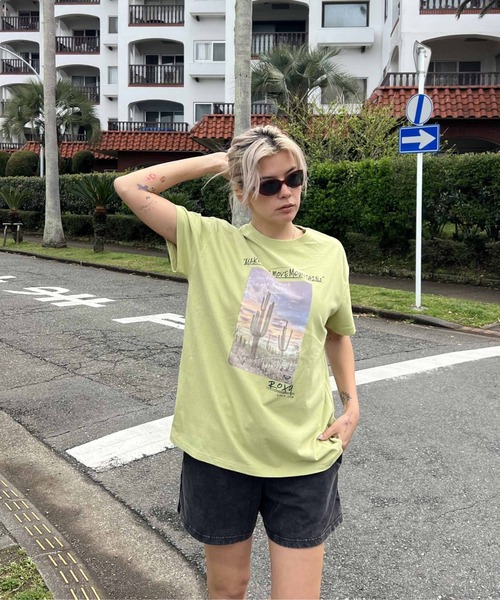 ROXY（ロキシー）の「CARIBBEAN SEA/ロキシーフォトプリント半袖Tシャツ（Tシャツ/カットソー・レディース・ブラック/ホワイト/グリーン・LARGE/MEDIUM/SMALL）」の20枚目の写真