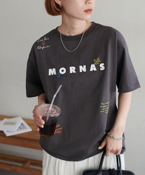 セール】【WEB限定】総柄刺繍ロゴTシャツ《ユニセックス》（T