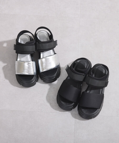 Kastane（カスタネ）の「パフィーボリュームサンダル（サンダル・レディース・ブラック/シルバー・37/38/36）」の13枚目の写真