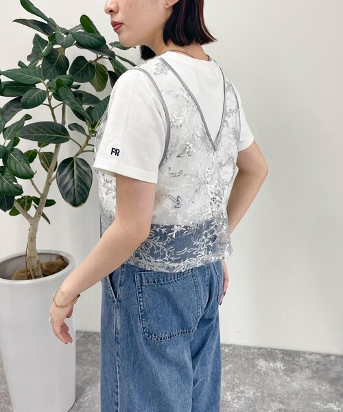 fredy emue（フレディエミュ）の「キラキラ2WAYベスト（ベスト・レディース・シルバー/ネイビー・38）」の19枚目の写真