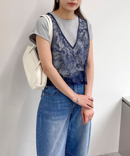fredy emue（フレディエミュ）の「キラキラ2WAYベスト（ベスト・レディース・シルバー/ネイビー・38）」の12枚目の写真