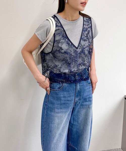 fredy emue（フレディエミュ）の「キラキラ2WAYベスト（ベスト・レディース・シルバー/ネイビー・38）」の11枚目の写真