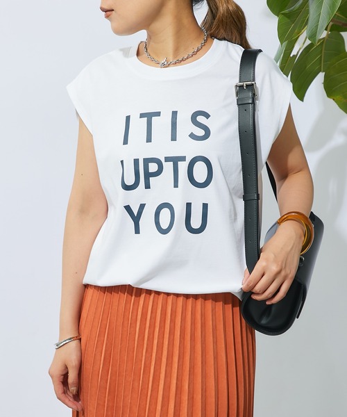 un dix cors（アンディコール）の「《着回しやすい・着心地さらっと》ロゴノースリカットソー（Tシャツ/カットソー・レディース・ネイビー/オフホワイト/カーキ・FREE）」の9枚目の写真