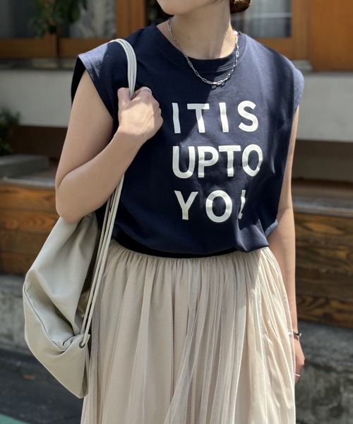 un dix cors（アンディコール）の「《着回しやすい・着心地さらっと》ロゴノースリカットソー（Tシャツ/カットソー・レディース・ネイビー/オフホワイト/カーキ・FREE）」の15枚目の写真