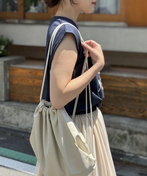 un dix cors（アンディコール）の「《着回しやすい・着心地さらっと》ロゴノースリカットソー（Tシャツ/カットソー・レディース・ネイビー/オフホワイト/カーキ・FREE）」の13枚目の写真