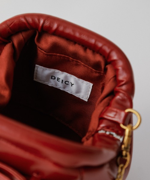 DEICY（デイシー）の「ミニリボンフレームクラッチチェーンバッグ（ショルダーバッグ・レディース・レッド/ピンク/ブラック・FREE）」の4枚目の写真