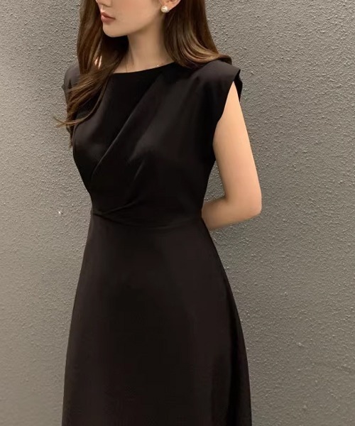 ROOPTOKYO（ループトウキョウ）の「ドレープワンピース（ワンピース・レディース・ブラック/ブルー/ホワイト・FREE）」の2枚目の写真