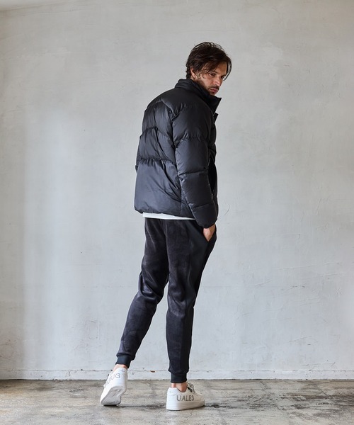 RATTLE TRAP(ラトルトラップ)の「1PIU1UGUALE3 別注フード取り外しWater Plroof logo zipスタンドダウンブルゾン(ダウンジャケット/コート・メンズ・ブラック・M/LL/L)」の4枚目の写真