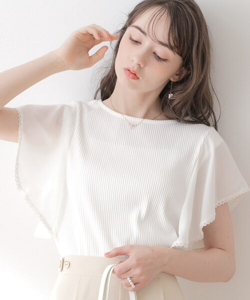 couture brooch(クチュールブローチ)の「◆【洗える・二の腕カバー】ピコレースフレア袖テレコ(Tシャツ/カットソー・レディース・オフホワイト/ブラック/グレー・36/38/40/42)」の1枚目の写真