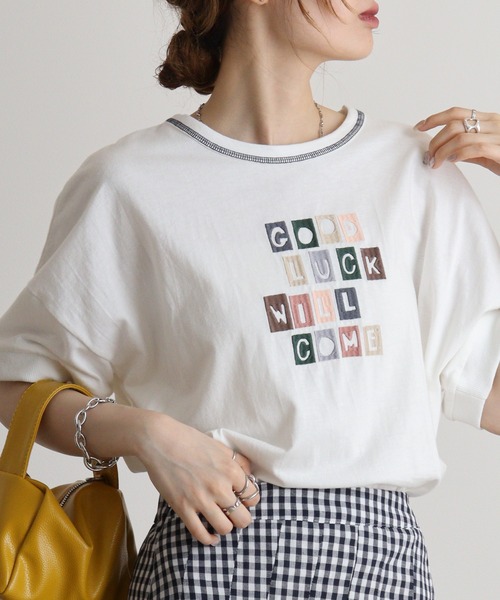 tシャツ EMAGO タイポグラフィーロゴ刺繍Tシャツ レディース EMAGO タイポグラフィーロゴ刺繍Tシャツ（Tシャツ/カットソー