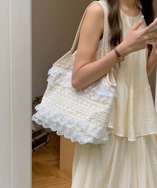 gossip!ロサンゼルス(ゴシップロサンゼルス)の「Y2Kカジュアル 大容量 レース編み トートバッグ ショルダーバッグ 通勤用(トートバッグ・レディース・オフホワイト・FREE)」の4枚目の写真