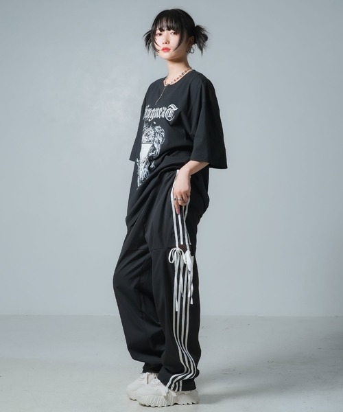 Diable baiser（ディアブルベーゼ）の「ラインリボンデザイントラックパンツ（その他パンツ・レディース・グレー/ブラック・MEDIUM）」の13枚目の写真