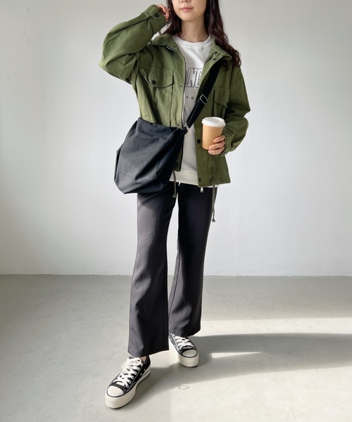 wears(ウェアーズ)の「アジャスターベルト ユニセックス ビッグキャンバスショルダーバッグ / A4収納可能(ショルダーバッグ・レディース・ベージュ/グリーン系その他/グリーン/ホワイト/ブラック/アイボリー/カーキ・FREE)」の22枚目の写真
