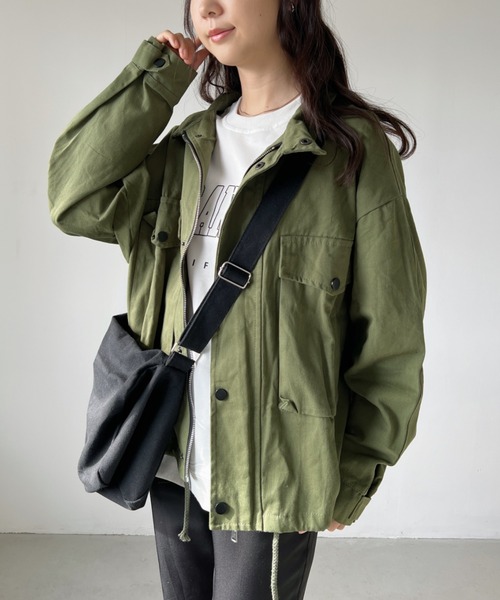 wears(ウェアーズ)の「アジャスターベルト ユニセックス ビッグキャンバスショルダーバッグ / A4収納可能(ショルダーバッグ・レディース・ベージュ/グリーン系その他/グリーン/ホワイト/ブラック/アイボリー/カーキ・FREE)」の20枚目の写真