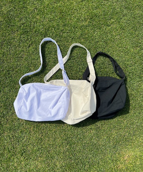 wears(ウェアーズ)の「アジャスターベルト ユニセックス ビッグキャンバスショルダーバッグ / A4収納可能(ショルダーバッグ・レディース・ベージュ/グリーン系その他/グリーン/ホワイト/ブラック/アイボリー/カーキ・FREE)」の15枚目の写真