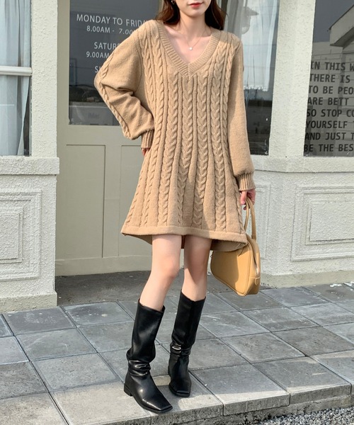 SHEPP(シープ)の「Vネック ケーブルニット フレア ミニ丈 ワンピース(ワンピース・レディース・アイボリー/ピンク/ブラウン/ブラック・F)」の14枚目の写真