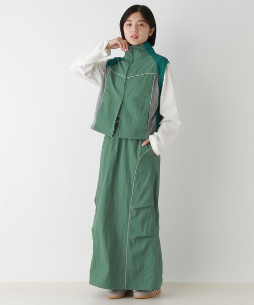 RAGEBLUE(レイジブルー)の「セットアップ対応/パイピングナイロンショートベスト(ベスト・レディース・グリーン/ネイビー・FREE)」の4枚目の写真