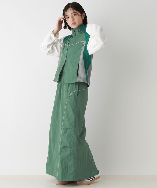 RAGEBLUE(レイジブルー)の「セットアップ対応/パイピングナイロンショートベスト(ベスト・レディース・グリーン/ネイビー・FREE)」の5枚目の写真