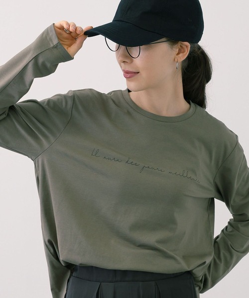 saloon(サルーン)の「SALOON(サルーン)/ロゴベーシックロンT【洗濯機洗い可】長袖(Tシャツ/カットソー・レディース・ブラック/ベージュ/オフホワイト/カーキ・FREE)」の4枚目の写真