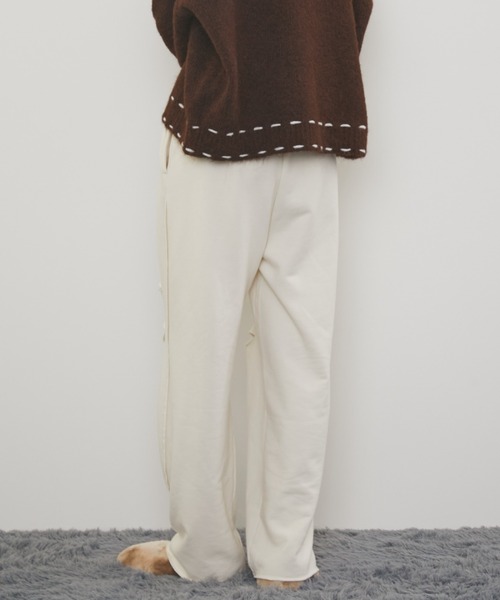 MERLOT(メルロー)の「ダメージワイドスウェットパンツ(スウェットパンツ・レディース・ブラック/グレー/アイボリー・FREE)」の7枚目の写真