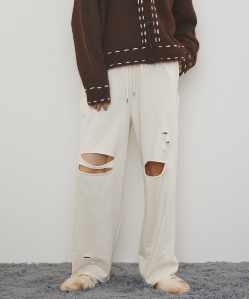 MERLOT(メルロー)の「ダメージワイドスウェットパンツ(スウェットパンツ・レディース・ブラック/グレー/アイボリー・FREE)」の5枚目の写真