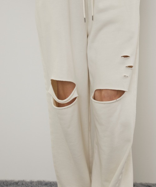 MERLOT(メルロー)の「ダメージワイドスウェットパンツ(スウェットパンツ・レディース・ブラック/グレー/アイボリー・FREE)」の14枚目の写真