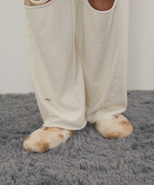 MERLOT(メルロー)の「ダメージワイドスウェットパンツ(スウェットパンツ・レディース・ブラック/グレー/アイボリー・FREE)」の15枚目の写真