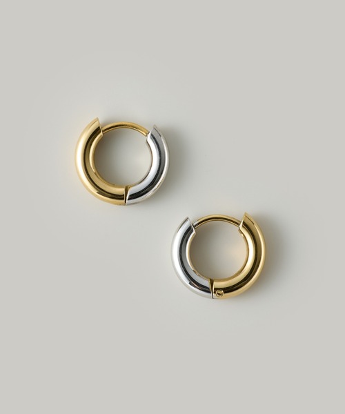Jolie Toujours(ジョリトゥジュール)の「【汗や水に強い】〈ステンレス〉バイカラープチフープピアス(ピアス(両耳用)・レディース・シルバー×ゴールド・FREE)」の2枚目の写真